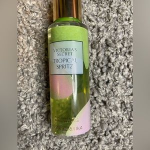 Victoria’s Secret fragrance mist Tropical Spritz